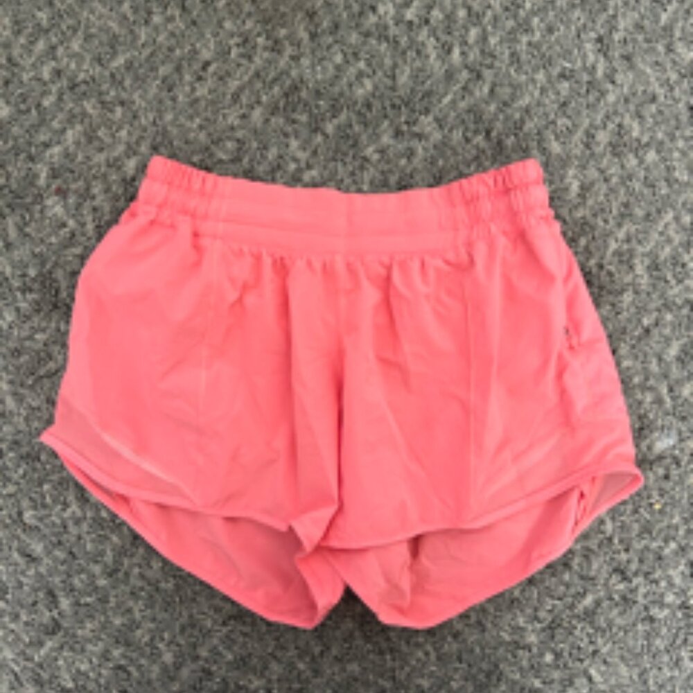 Lululemon Hotty Hot 2.5" Low Rise Shorts